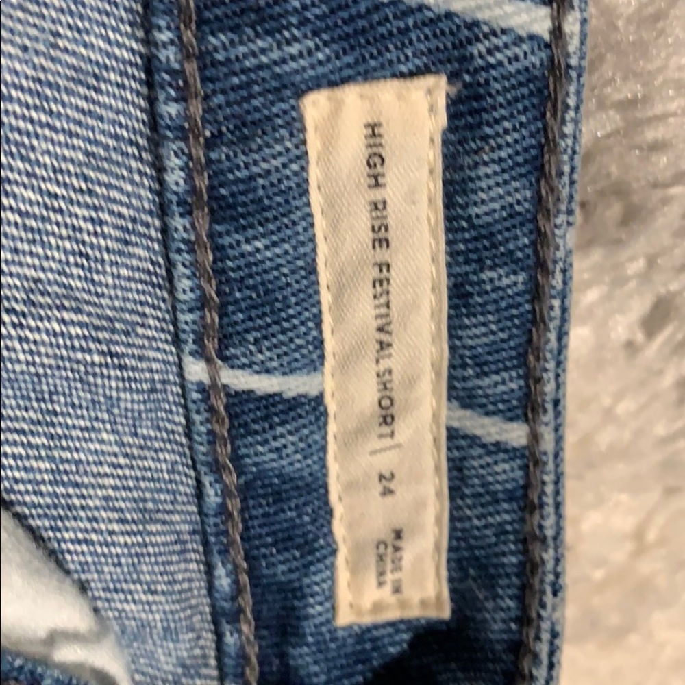 Denim shorts - Picture 3 of 4